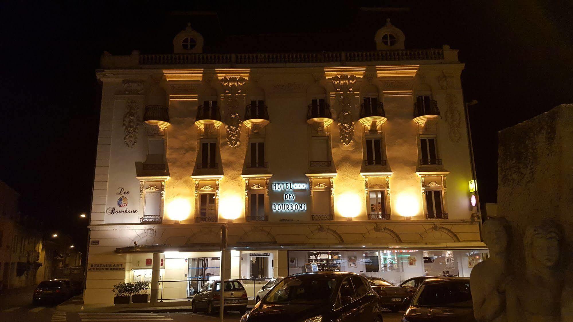 Logis Hotel des Bourbons Montluçon Buitenkant foto