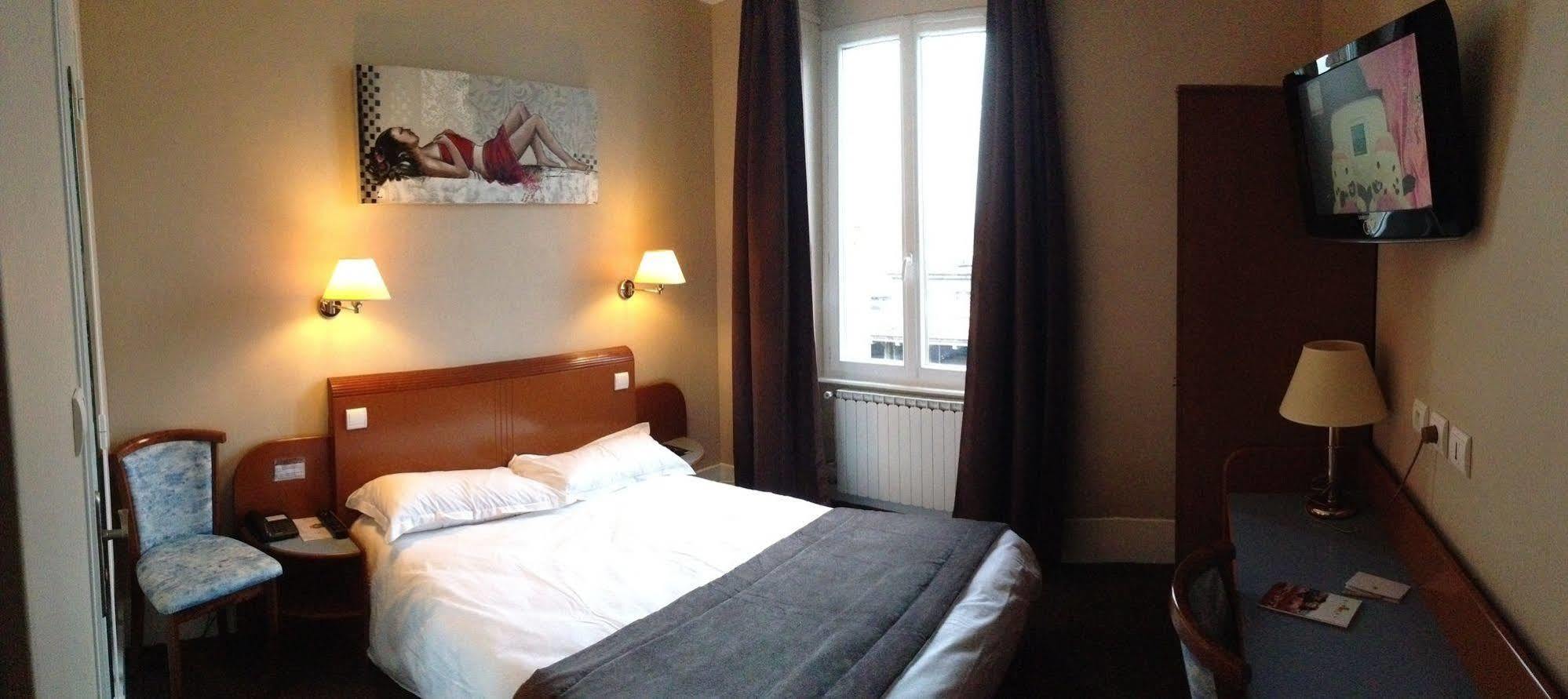 Logis Hotel des Bourbons Montluçon Buitenkant foto